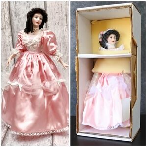New in Box Vintage Franklin Mint Heirloom Savannah Southern Belle Porcelain Doll